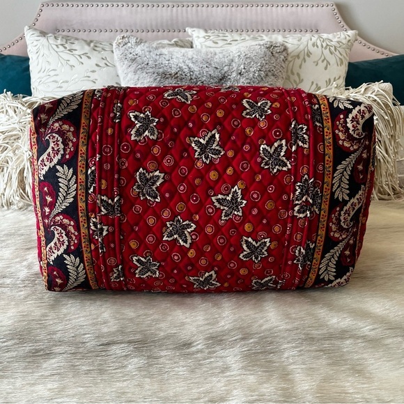 Vintage VERA BRADLEY Red Coin Large Duffle Bag 1999 Maple Leaf 2 Handles Zipper - Picture 9 of 13